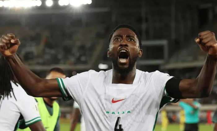 曼联收到贝西克塔斯外租恩迪迪提议，科利尔租借赫尔城推迟