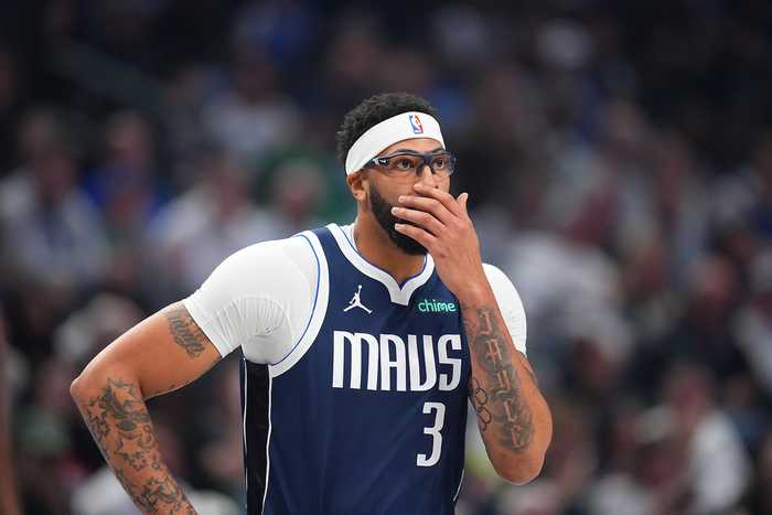  浓眉再度被交易，独行侠围绕弗拉格建队，为何球迷都说管理层傻？