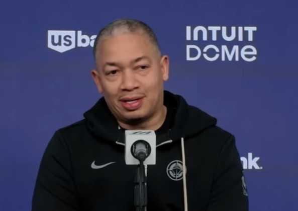  卢：我们绝没有打算摆烂或类似的想法&我们得到了全明星球员