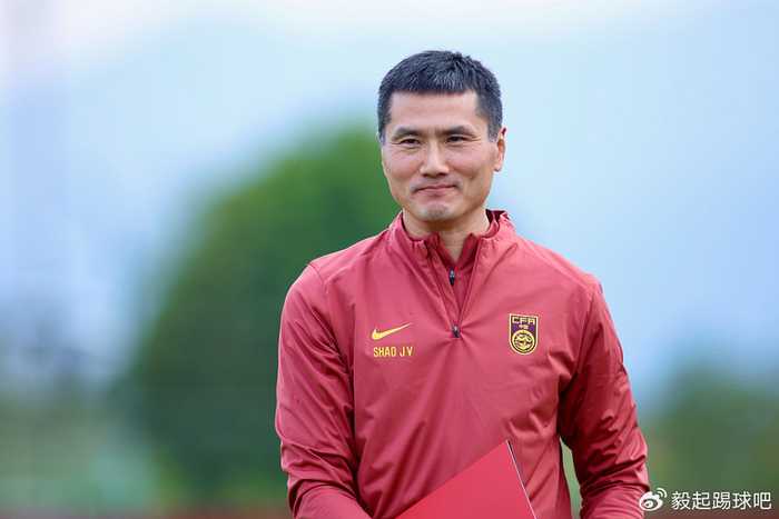 邵佳一谈跟欧冠级劲旅过招后，国足找到了什么东西？