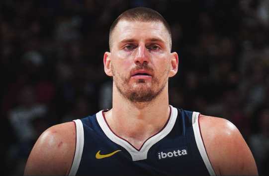 历史30+10+10且真实命中率80%以上场次：约基奇10次高居第一